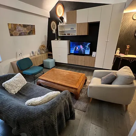 Apartment La Petite Place St Maurice