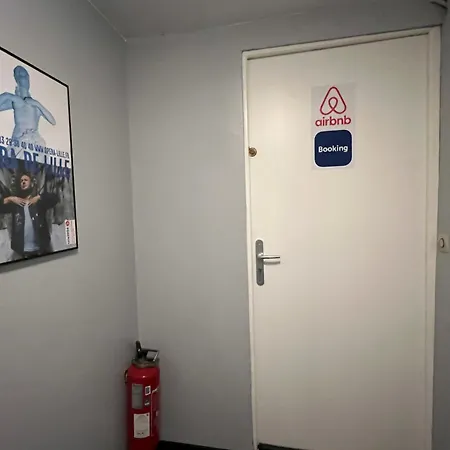 La Petite Place St Maurice *